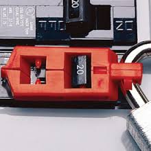 Защелкивающийся блокиратор однополюсных миниавтоматов BD-D21 Защелкивающийся блокиратор однополюсных миниавтоматов BD-D21