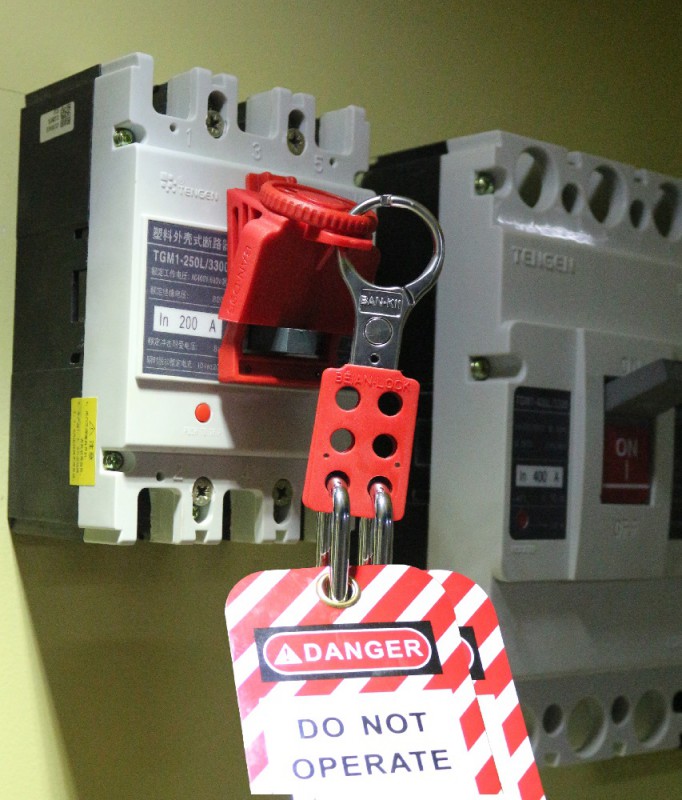 Универсальный блокиратор автоматов BAN-D95 Универсальный блокиратор автоматов BAN-D95